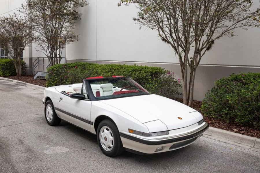  Buick Reatta Convertible Select 60 (4EC97) 1990 года  (фото 1 из 49)